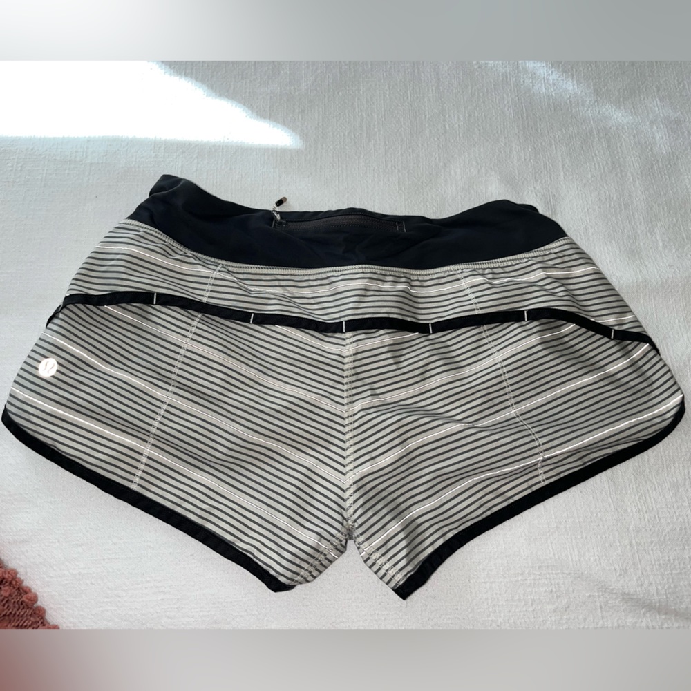 Lululemon Speed Up Shorts Size 6. Low Rise. Reflective! Lululemon Size 6.